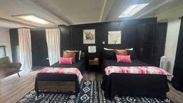 1 bedroom, bed sheets