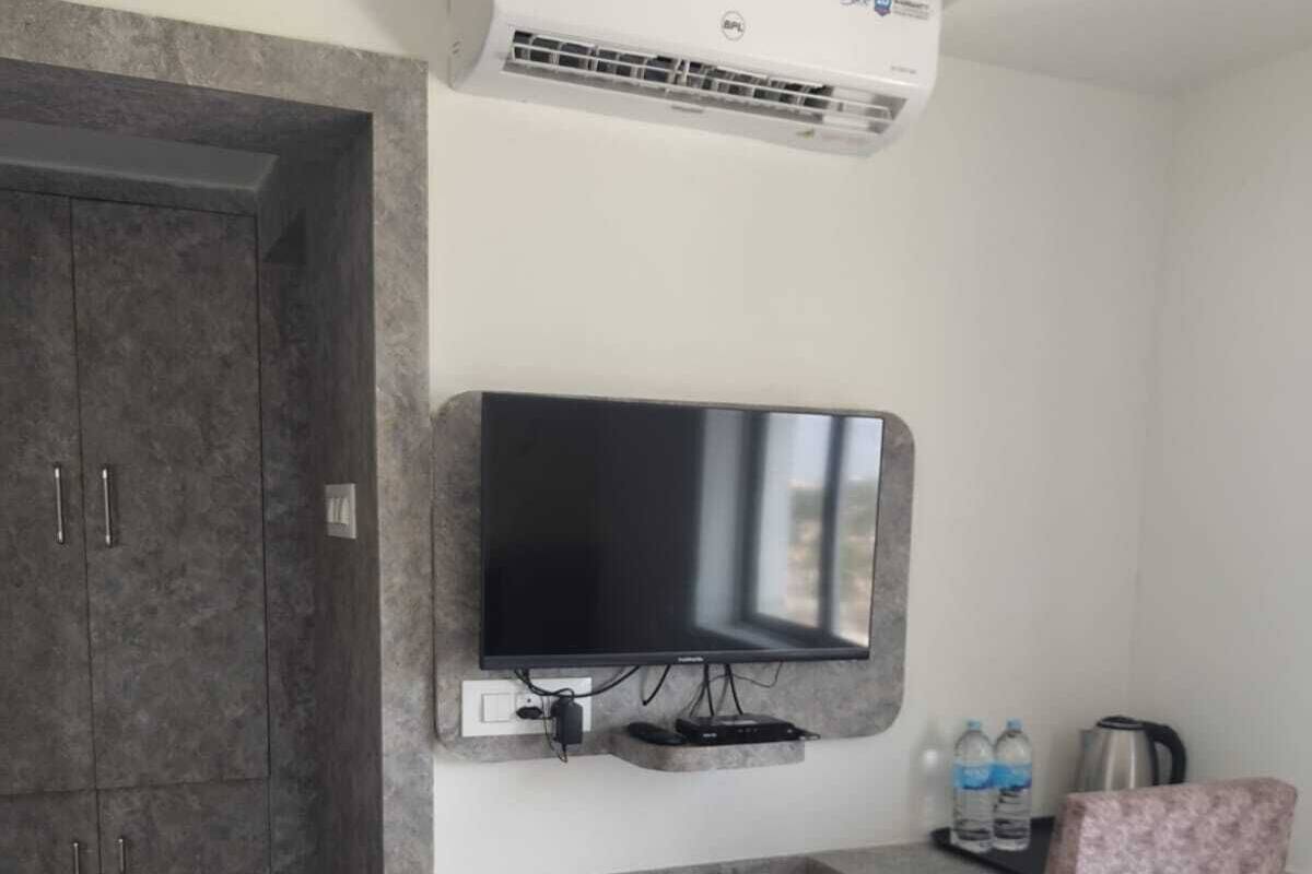 Business Single Room | Iron/ironing board, free WiFi