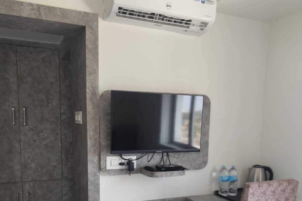 Business Single Room | Iron/ironing board, free WiFi