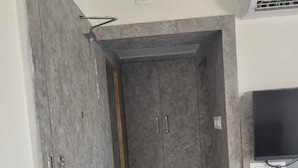 Business Single Room | Iron/ironing board, free WiFi - Signum CityScapes The Royal Castle Plaza. (Rajkot)