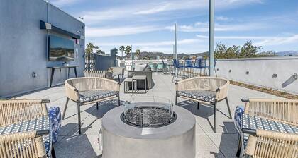 Serene Hollywood 1BR w/ Gym & Pool, nr studios, by Blueground