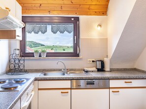 Geladeira, fogão, cooktop, lava-louças
