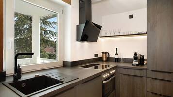 Kühlschrank, Ofen, Herdplatte, Geschirrspüler