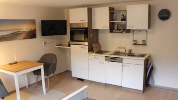 Refrigerador, horno, placa de cocina, lavavajillas