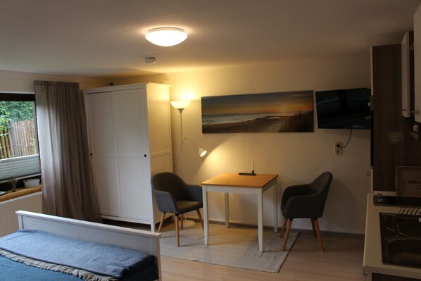 1 bedroom, free WiFi, bed sheets