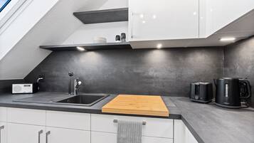 Kühlschrank, Ofen, Herdplatte, Geschirrspüler