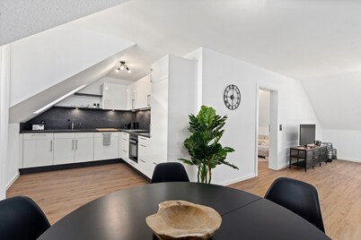 Modern Apartment Lio - Nearby Lake and City Center with Wi-Fi