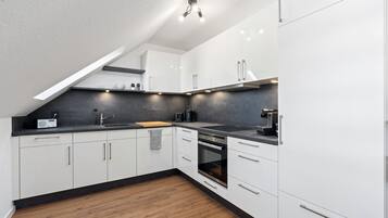 Réfrigérateur, four, plaque de cuisson, lave-vaisselle