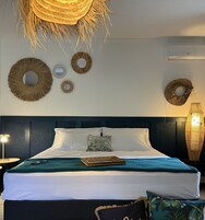 Premium bedding, in-room safe, blackout curtains, free WiFi