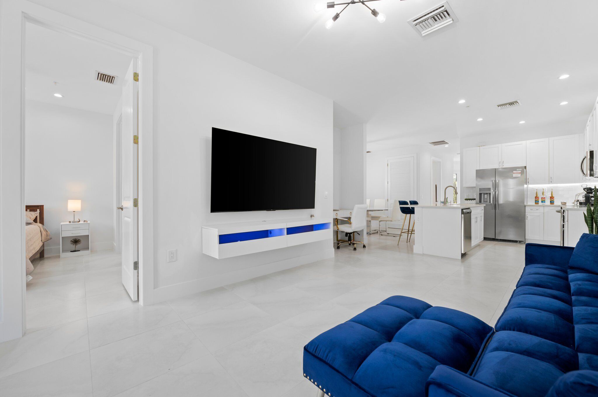 New High-End 3bd/2b 8min 5th ave/10min Beach