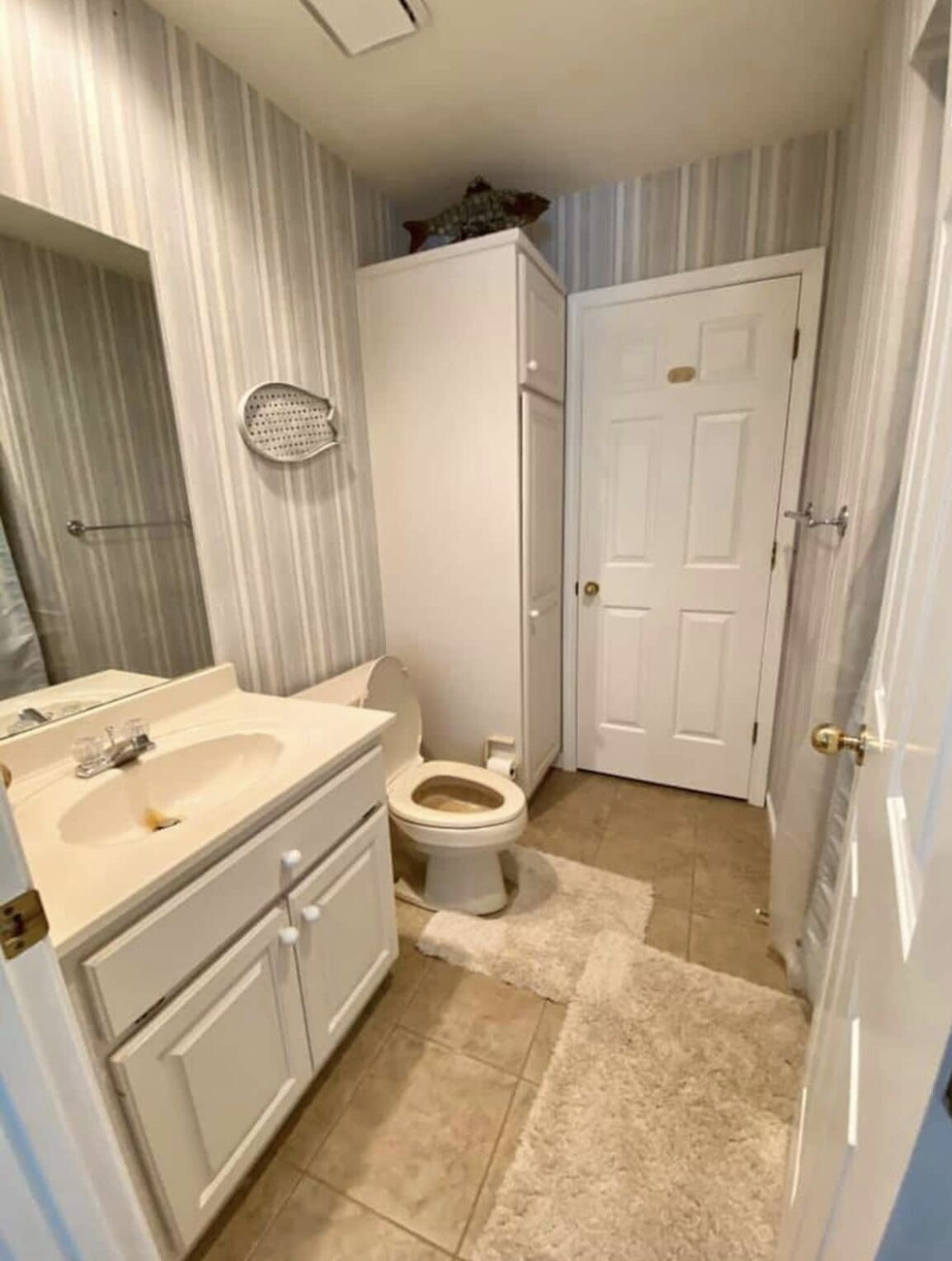 Spacious waterfront home on Jackson Lake.