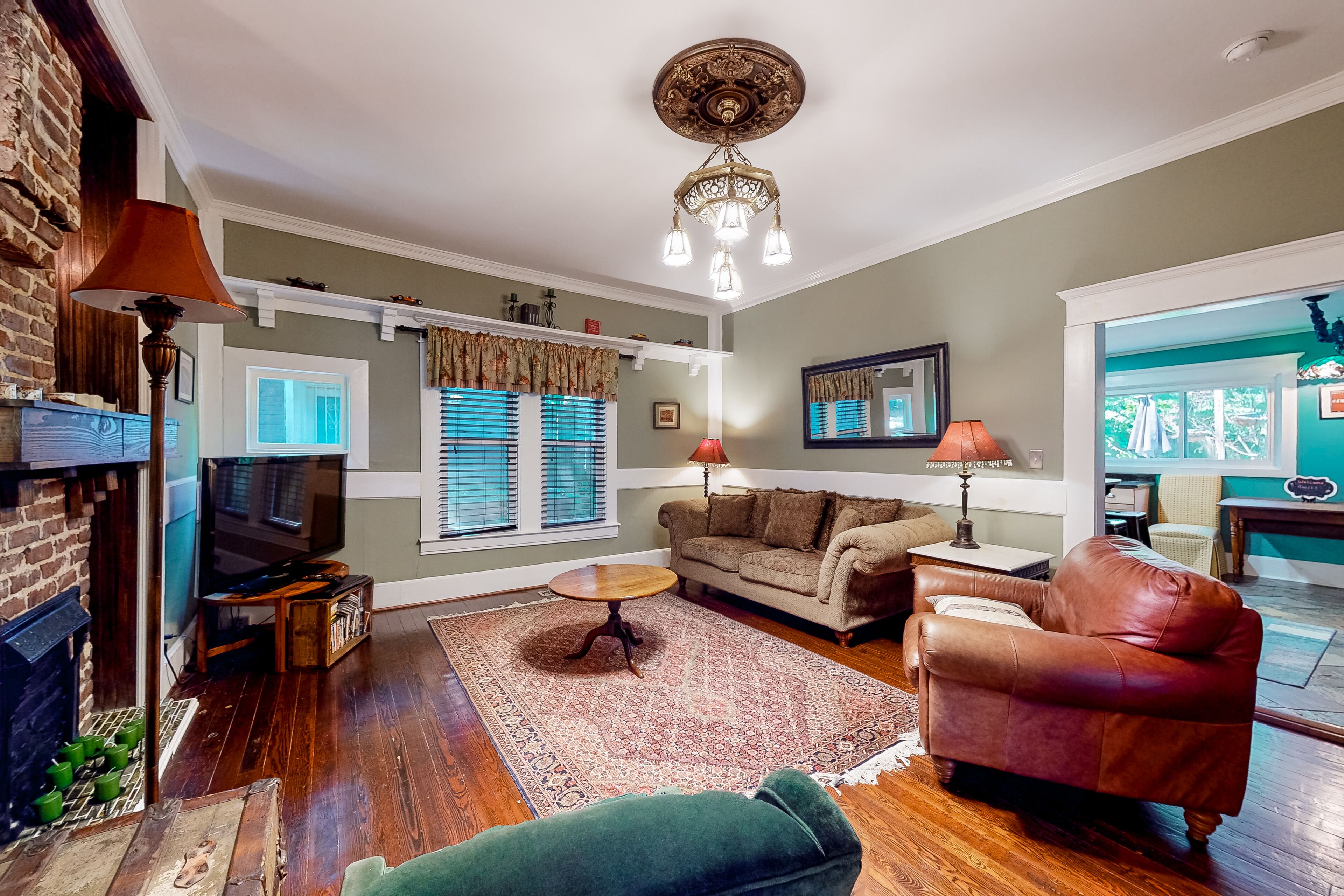 Historic bungalow near Grant Park with fenced yard, central AC, & W/D