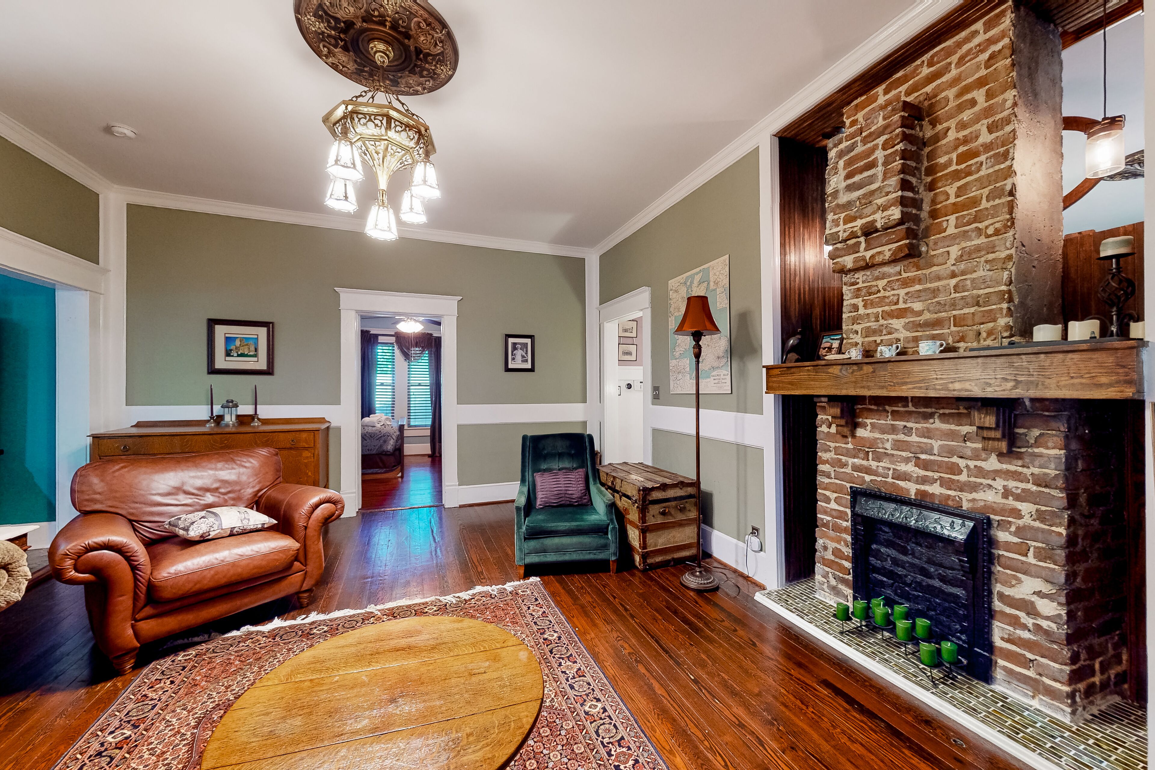 Historic bungalow near Grant Park with fenced yard, central AC, & W/D