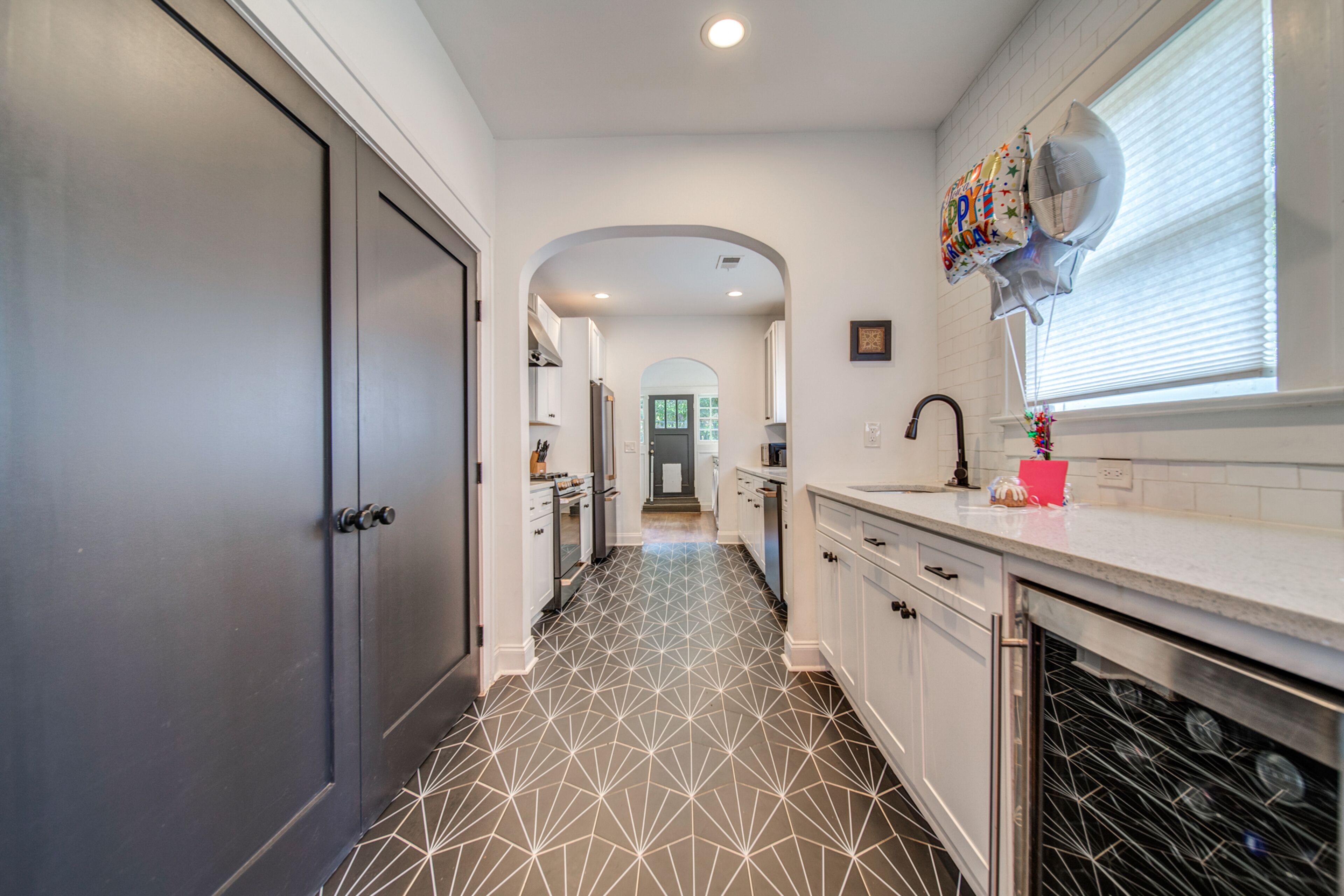 Spacious renovated dog-friendly home with patio, steaming, W/D, & central AC