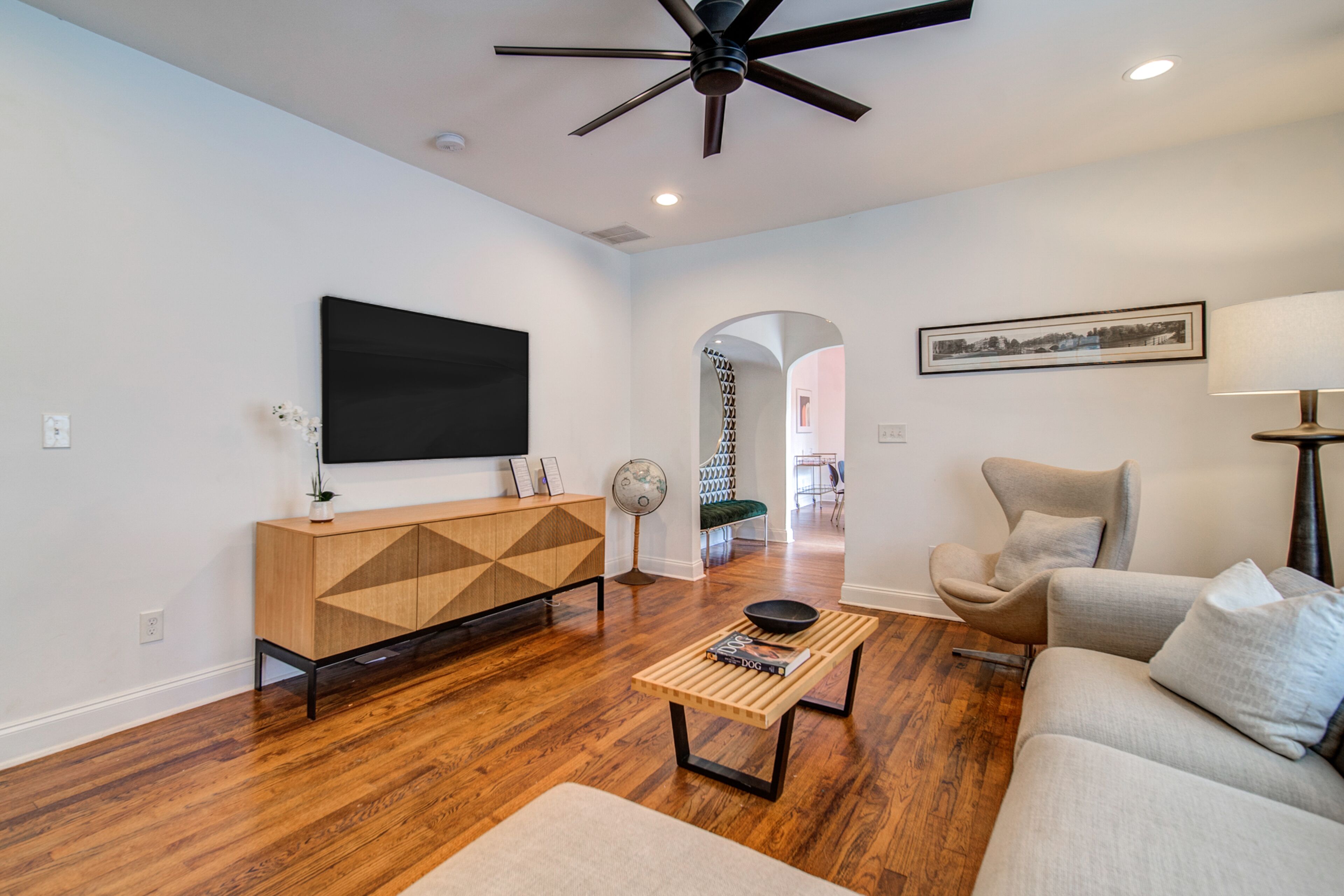 Spacious renovated dog-friendly home with patio, steaming, W/D, & central AC