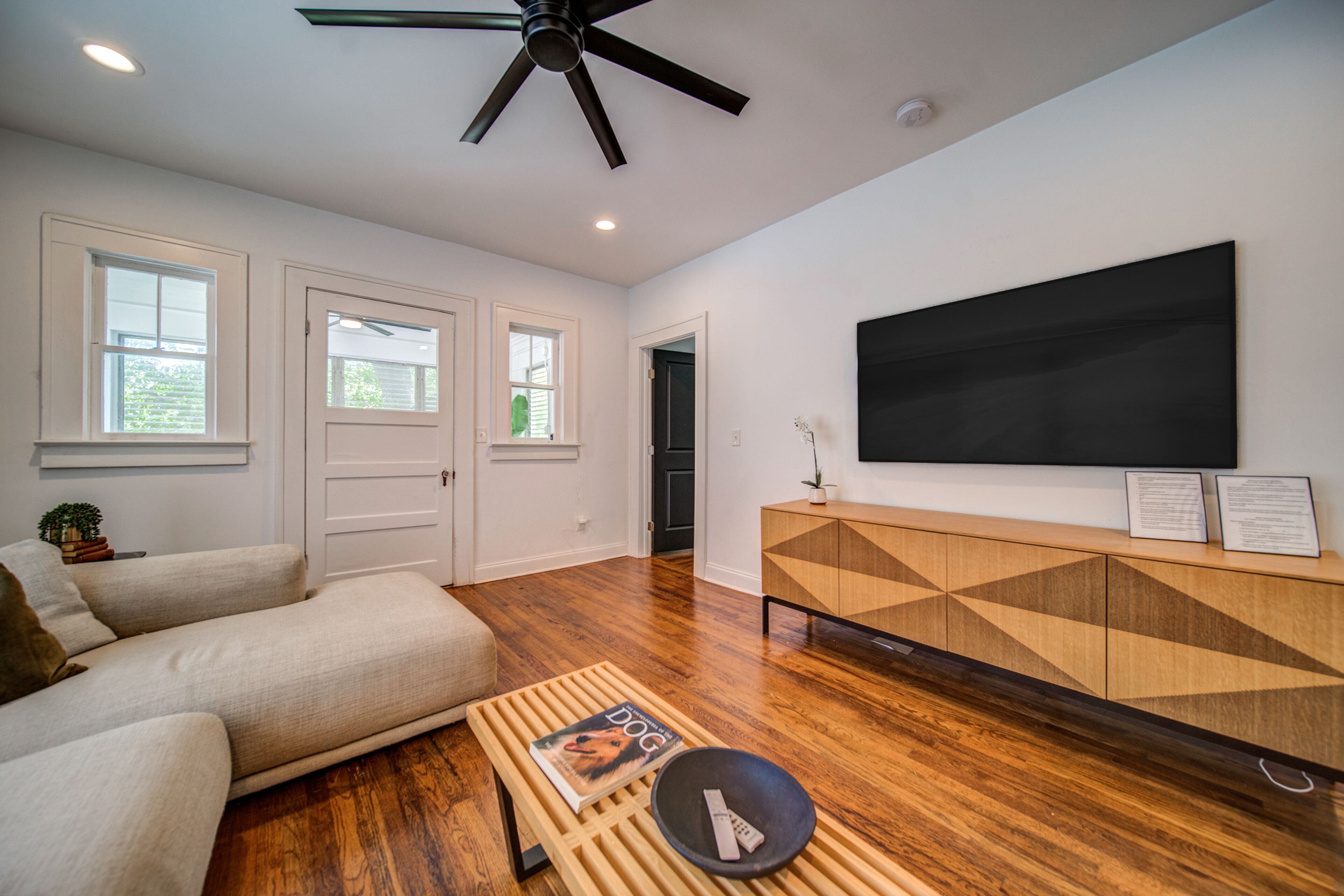 Spacious renovated dog-friendly home with patio, steaming, W/D, & central AC