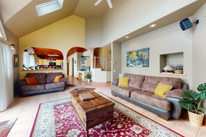 TV, fireplace, DVD player, books