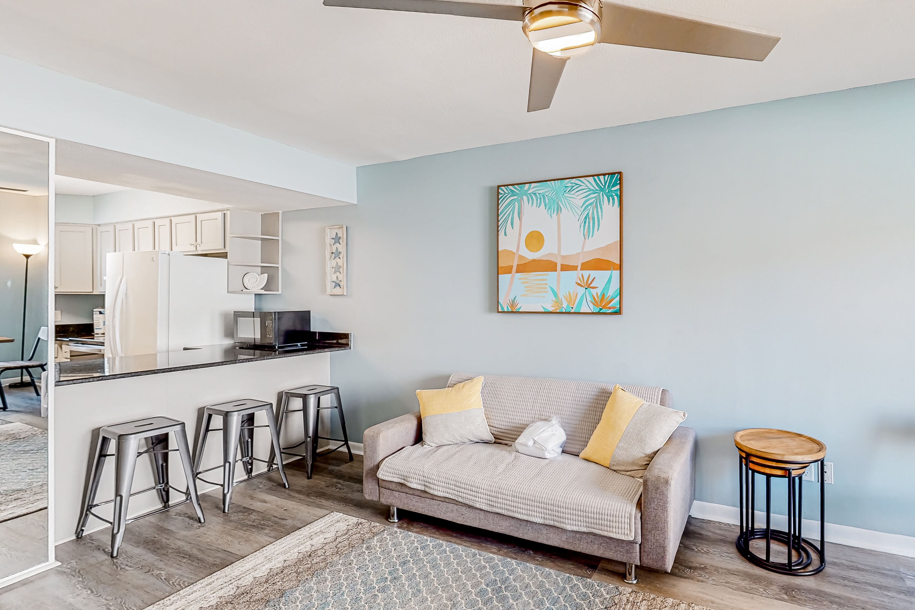 2nd-floor dog-friendly condo near the ocean with outdoor pool, balcony, & W/D