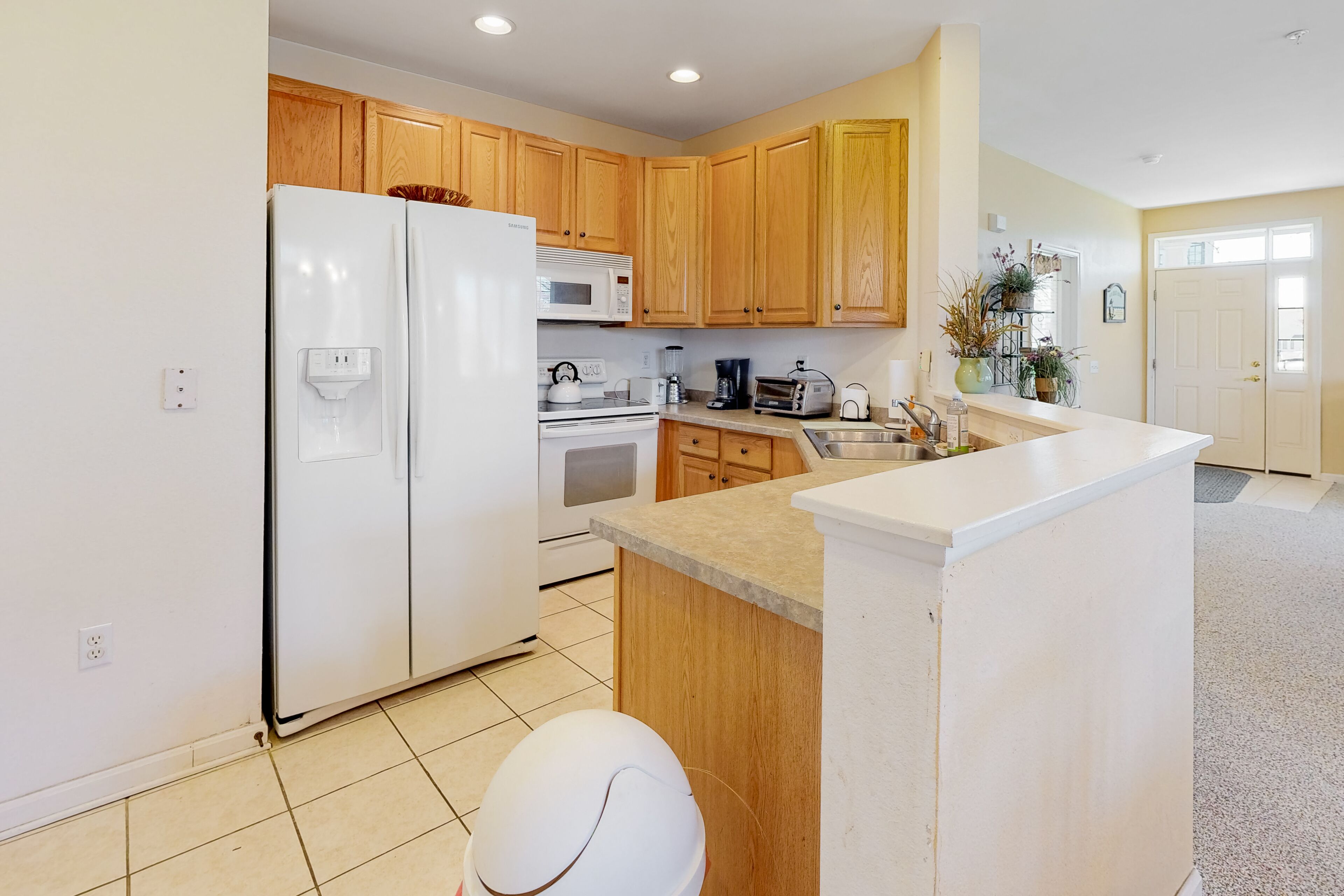 Bear Trap Dunes dog-friendly condo with tennis court, fireplace, W/D, & pool