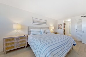 1 bedroom, iron/ironing board, Internet, bed sheets - Remodeled condo in a waterfront complex with pools, hot tubs, & tennis (Marco Island)
