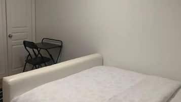 3 bedrooms, travel cot, free WiFi, bed sheets