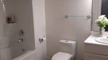 Douche, serviettes fournies