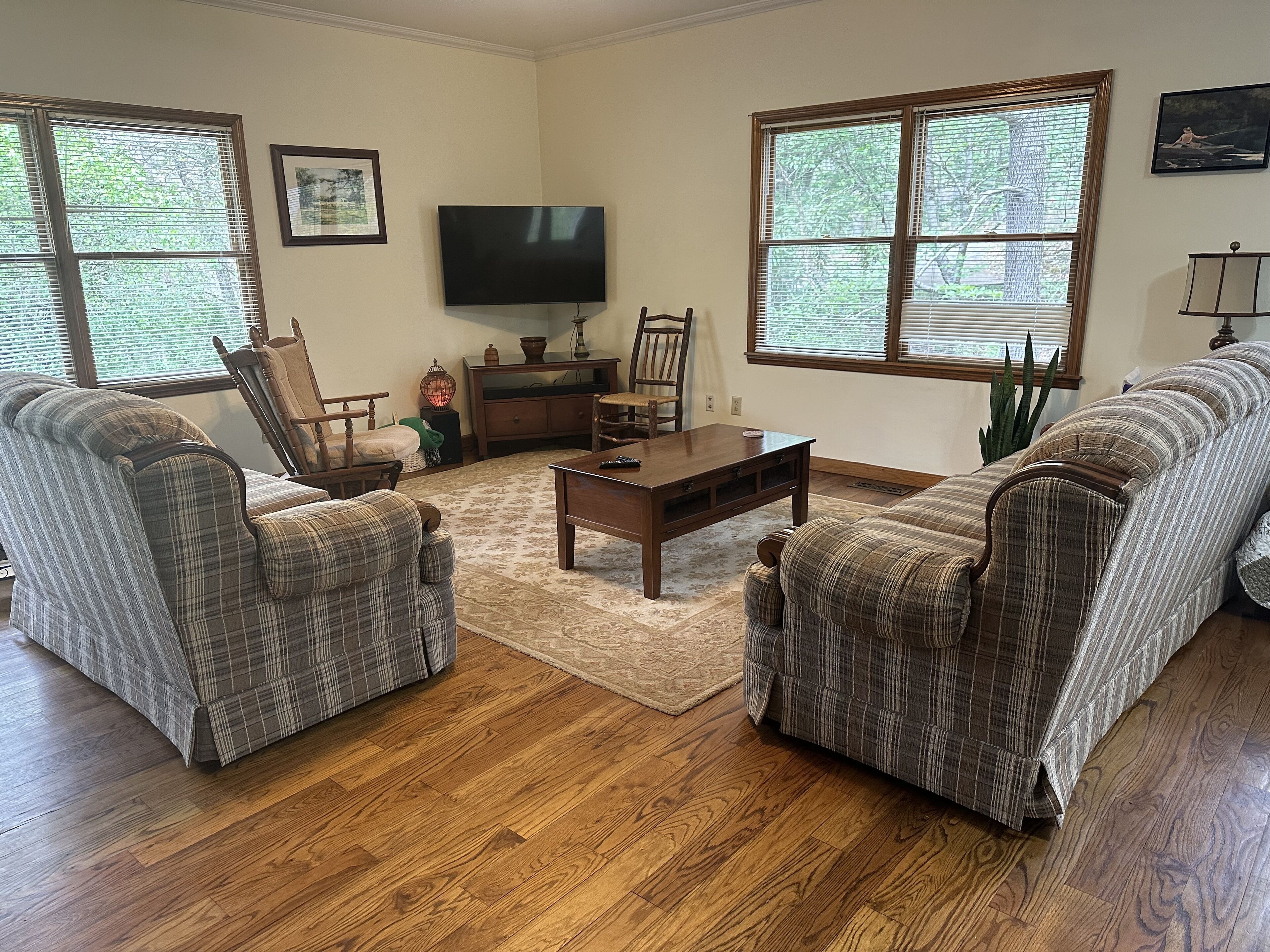 Farmhouse retreat 2 Cottage on Golden Pond!