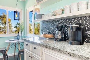 Fridge, microwave, oven, stovetop - Hot tub under the stars, Mountain views from Game room. Family-friendly Yosemite fun (North Fork)