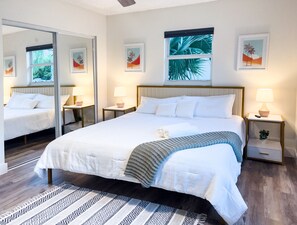 2 bedrooms, desk, iron/ironing board, travel crib - Coastal Gem: Pool, Hot Tub, King Bed, & More (Port St. Lucie)