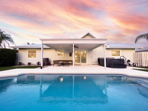 Coastal Gem: Pool, Hot Tub, King Bed, & More