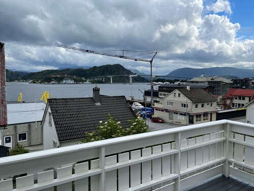 Beautiful holiday home in the center of Måløy