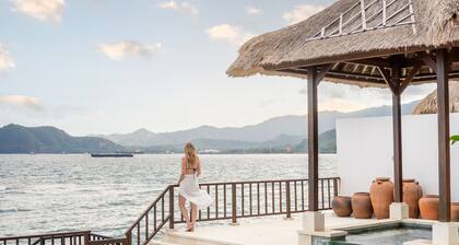 Villa Dahlia Manggis - 4 bed Oceanfront Retreat, with Chef & Butler Candidasa