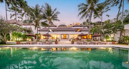 Villa Dahlia, 4 bed Oceanfront Retreat, with Chef and Butler Candidasa