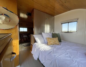 1 habitaci ón y ropa de cama 
