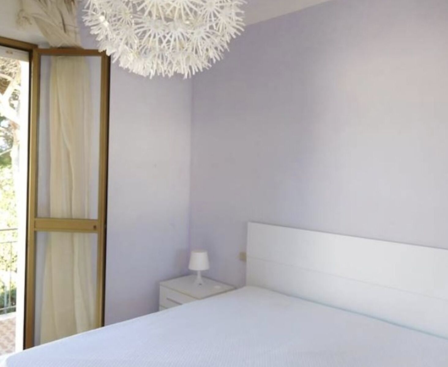 Nice three-room apartment on the sea with free parking