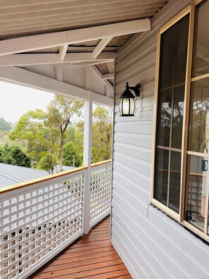 Terrace/patio - Katoomba Hideaway - Blue Mountains Modern Getaway (Katoomba)