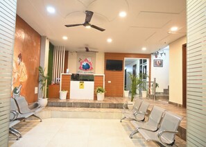 Reception - Hotel Aparajita (Varanasi)