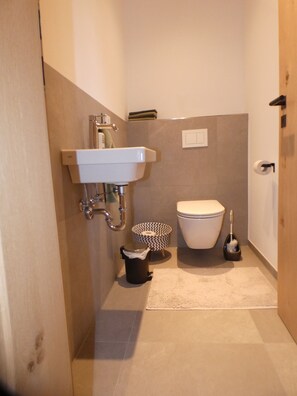 Douche, articles de toilette écologiques, sÚche-cheveux