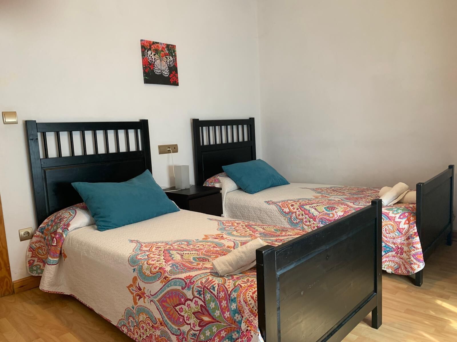 3 chambres, fer et planche à repasser, Wi-Fi, draps fournis