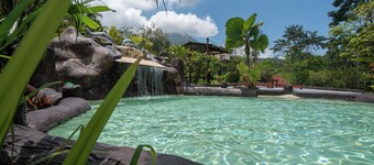 Sueno Dorado Hot Springs Hotel