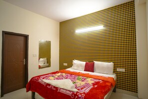 Soundproofing, free WiFi, bed sheets