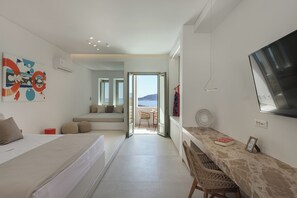 Superior Quadruple Room, Multiple Beds, Lanai, Sea View | In-room safe, desk, soundproofing, free WiFi - ANEMOLETHE (Kimolos)