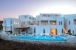 Front of property - ANEMOLETHE (Kimolos)