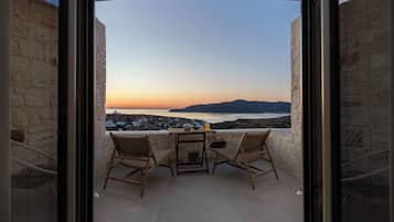 Superior Double Room, 1 Queen Bed, Lanai, Sea View | Beach/ocean view