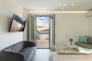 Caja de seguridad en la habitación y escritorio 