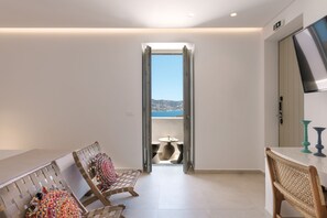 华丽双人房, 1 张大床, 外廊, 海景 | 客房内保险箱、办公桌、隔音、免费 WiFi