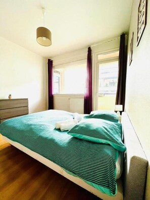 2 bedrooms, desk, iron/ironing board, free WiFi