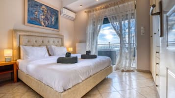 Deluxe Studio Suite | Individually decorated, laptop workspace, soundproofing, free WiFi