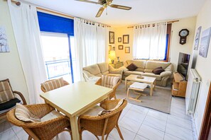 TV - ROGER Apartment Cambrils (Cambrils)