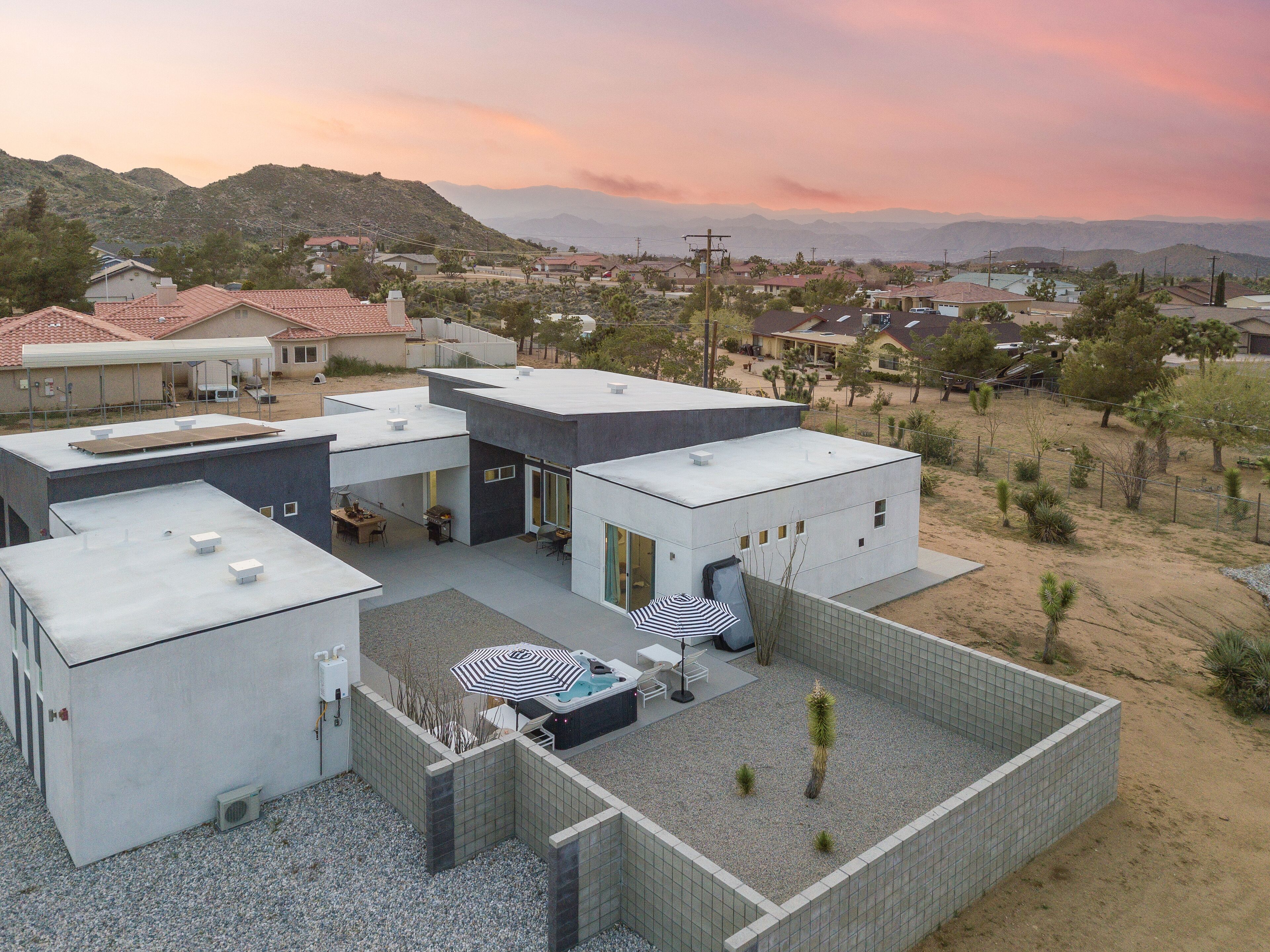Ishan by AvantStay | Designer Joshua Tree Oasis